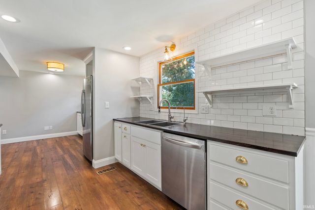 1720 Douglas Lane, New Haven, IN 46774