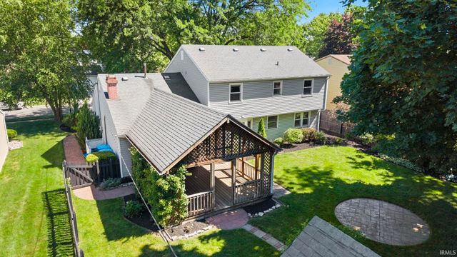 1720 Douglas Lane, New Haven, IN 46774