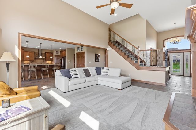 7111 W Cub Boulevard, New Palestine, IN 46163