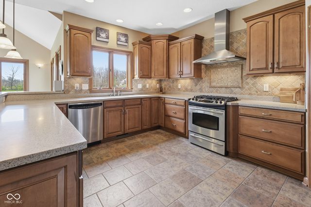 7111 W Cub Boulevard, New Palestine, IN 46163