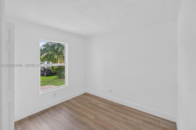 731 SW 10th St, Florida City, FL 33034