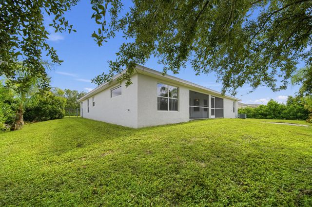 2019 Wanda Avenue N, Lehigh Acres, FL 33971