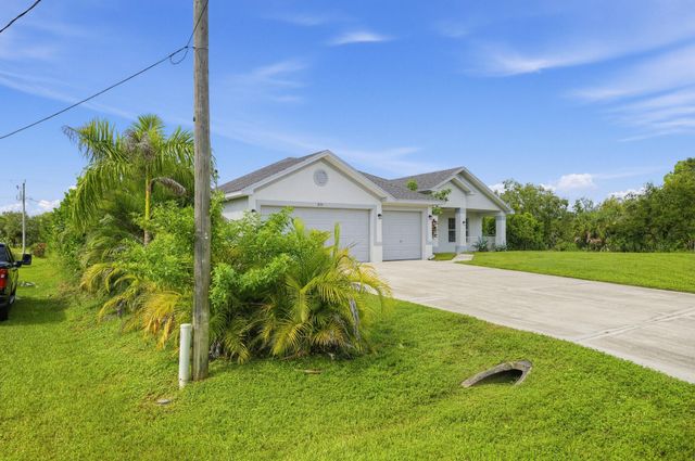 2019 Wanda Avenue N, Lehigh Acres, FL 33971