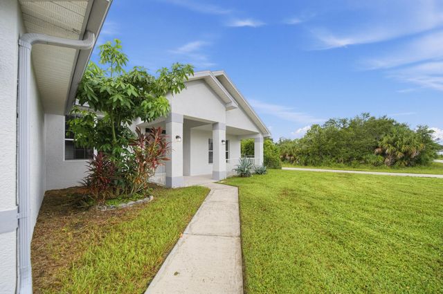 2019 Wanda Avenue N, Lehigh Acres, FL 33971