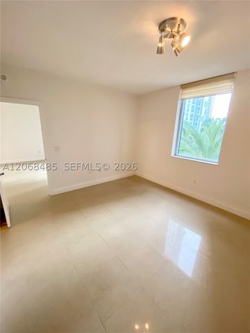 1060 Brickell Ave 1413, Miami, FL 33131