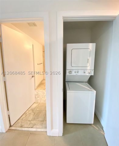 1060 Brickell Ave 1413, Miami, FL 33131