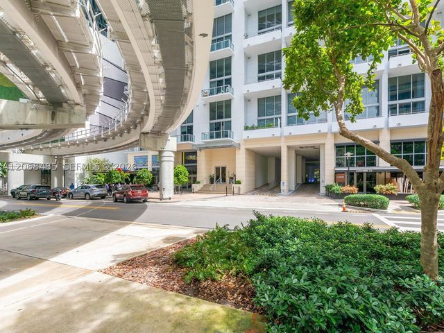 1060 Brickell Ave 1413, Miami, FL 33131