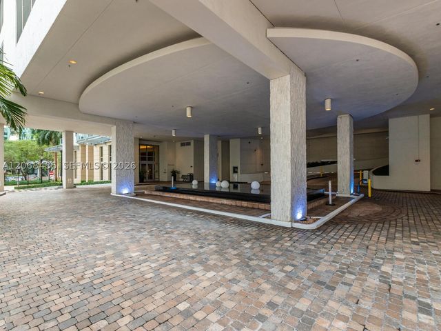 1060 Brickell Ave 1413, Miami, FL 33131