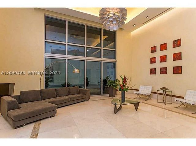 1060 Brickell Ave 1413, Miami, FL 33131