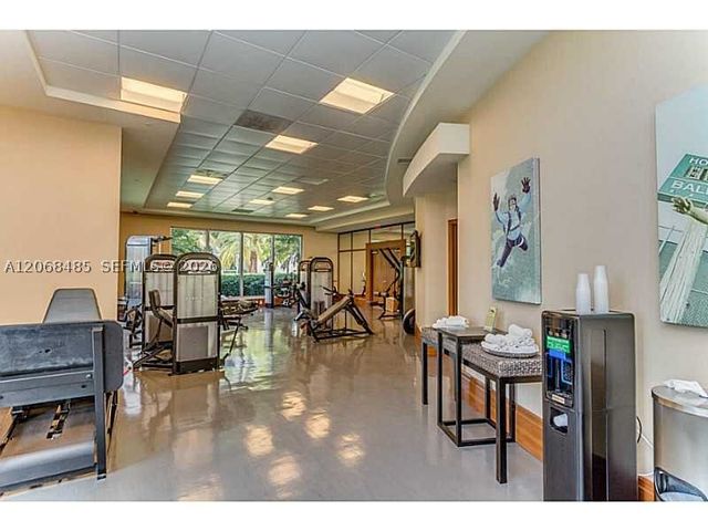 1060 Brickell Ave 1413, Miami, FL 33131