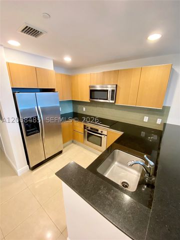 1060 Brickell Ave 1413, Miami, FL 33131