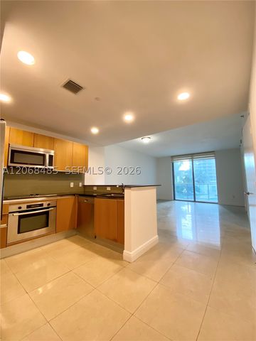 1060 Brickell Ave 1413, Miami, FL 33131