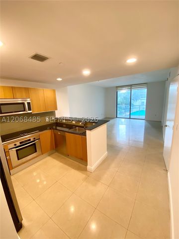 1060 Brickell Ave 1413, Miami, FL 33131