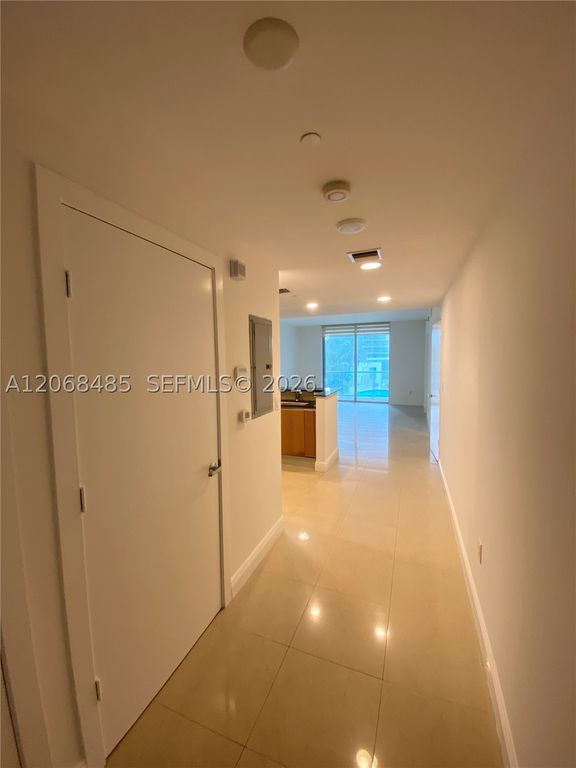 1060 Brickell Ave 1413, Miami, FL 33131
