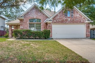 5560 Lawnsberry Drive, Fort Worth, TX 76137