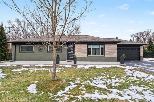 1756 Pedersen Road, Commerce Charter Township, MI 48390
