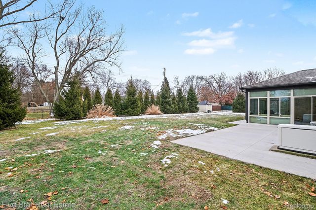 1756 Pedersen Road, Commerce Charter Township, MI 48390
