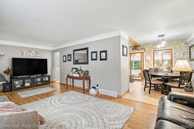 1756 Pedersen Road, Commerce Charter Township, MI 48390