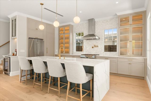 1006 E HARWOOD STREET, Orlando, FL 32803