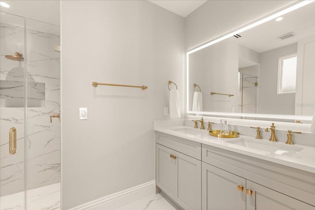 1006 E HARWOOD STREET, Orlando, FL 32803