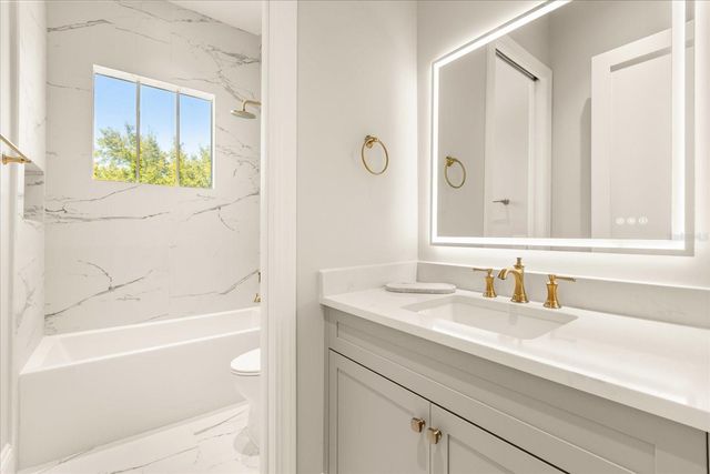 1006 E HARWOOD STREET, Orlando, FL 32803