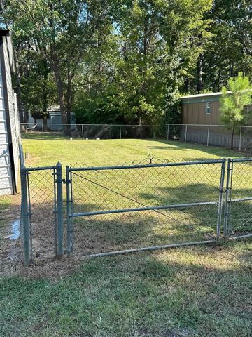 375 Toledo Beach Drive, Hemphill, TX 75948