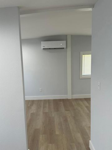 375 Toledo Beach Drive, Hemphill, TX 75948