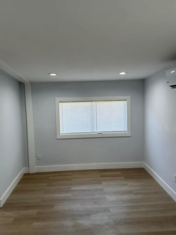 375 Toledo Beach Drive, Hemphill, TX 75948