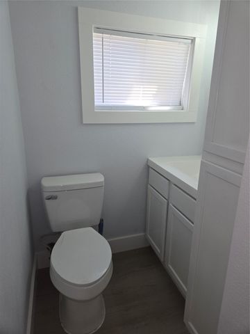 375 Toledo Beach Drive, Hemphill, TX 75948