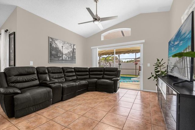 13216 GREENPOINTE DRIVE, Orlando, FL 32824