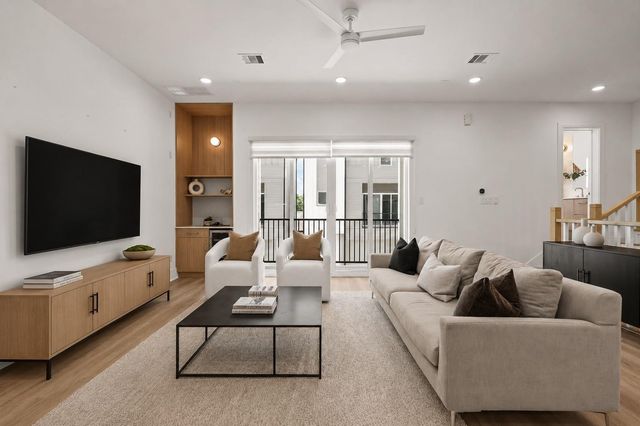607 Skyland Terrace Way, Houston, TX 77009