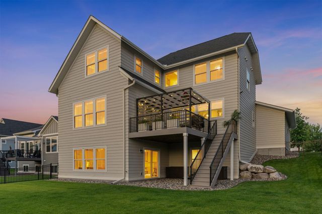 16333 Dunfield Drive, Lakeville, MN 55044