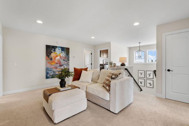 16333 Dunfield Drive, Lakeville, MN 55044