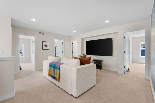 16333 Dunfield Drive, Lakeville, MN 55044