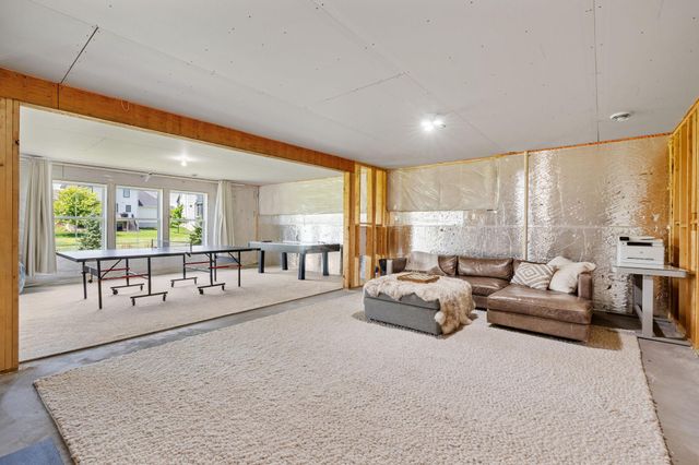 16333 Dunfield Drive, Lakeville, MN 55044