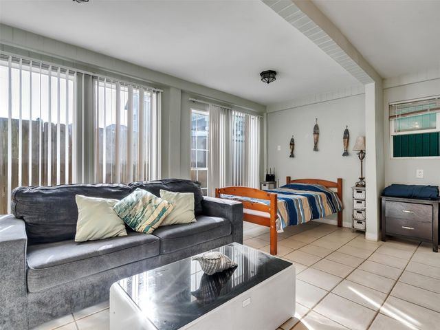 3529 Avenue M, Galveston, TX 77550