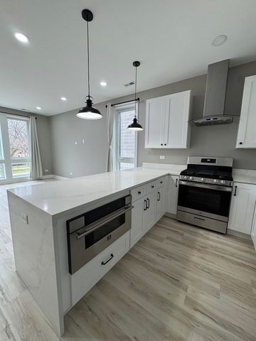 4156 S Michigan Avenue 2, Chicago, IL 60653
