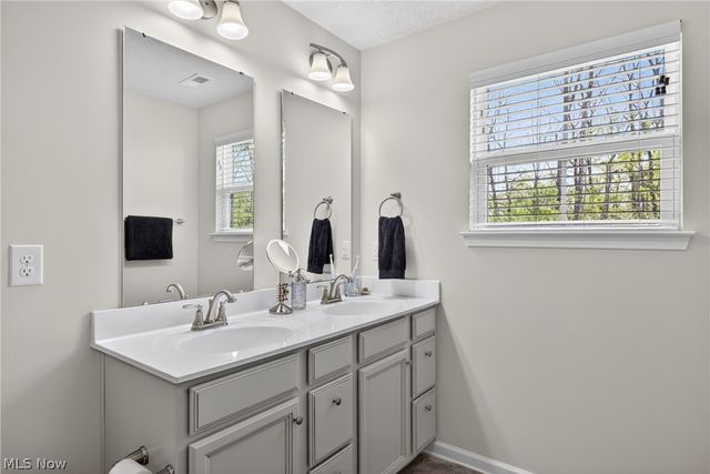 7310 Hillshire Drive, Painesville, OH 44077