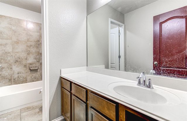4525 Dennis LN, Pflugerville, TX 78660