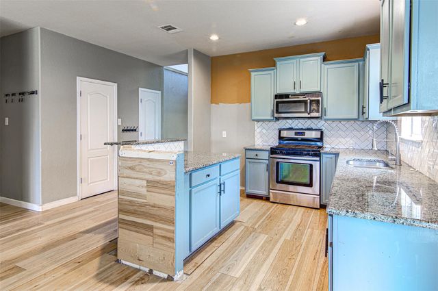 4525 Dennis LN, Pflugerville, TX 78660
