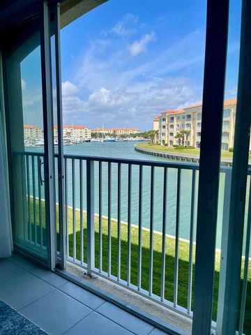 18 Harbour Isle Drive W 203, Fort Pierce, FL 34949