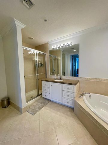 18 Harbour Isle Drive W 203, Fort Pierce, FL 34949