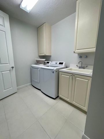 18 Harbour Isle Drive W 203, Fort Pierce, FL 34949