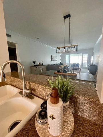 18 Harbour Isle Drive W 203, Fort Pierce, FL 34949