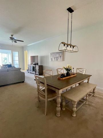 18 Harbour Isle Drive W 203, Fort Pierce, FL 34949