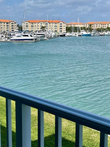 18 Harbour Isle Drive W 203, Fort Pierce, FL 34949