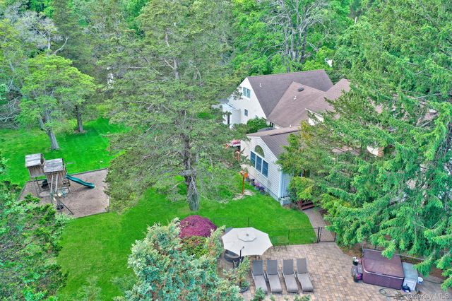 15 Stillwater Road, Nissequogue, NY 11780
