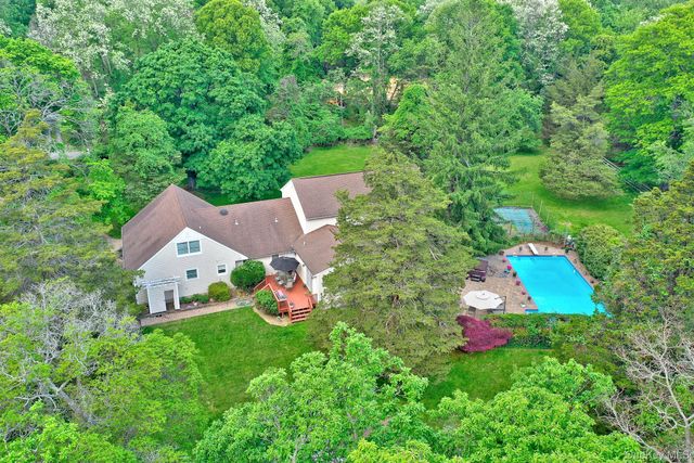 15 Stillwater Road, Nissequogue, NY 11780
