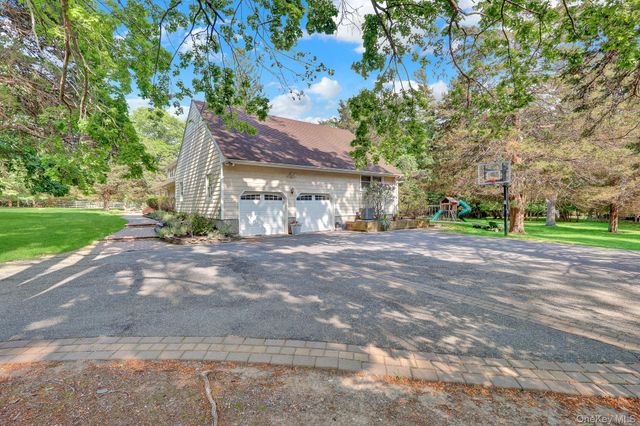15 Stillwater Road, Nissequogue, NY 11780