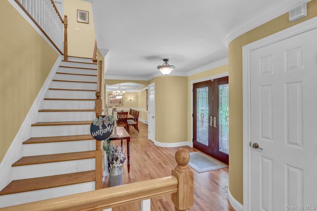 15 Stillwater Road, Nissequogue, NY 11780